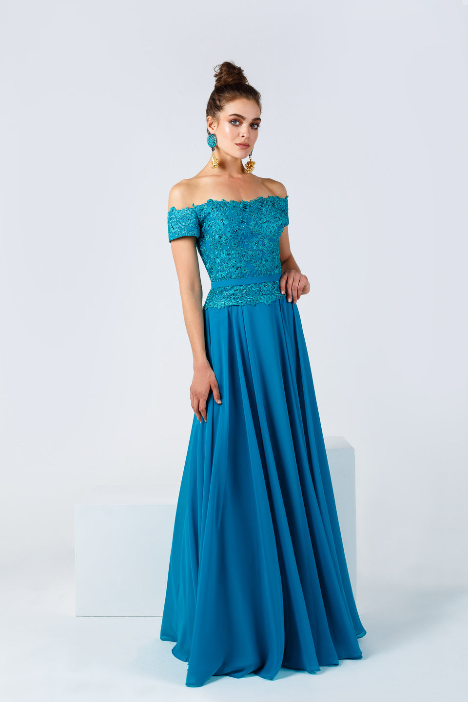 vestido-largo-esmeralda-elegante-pedreria